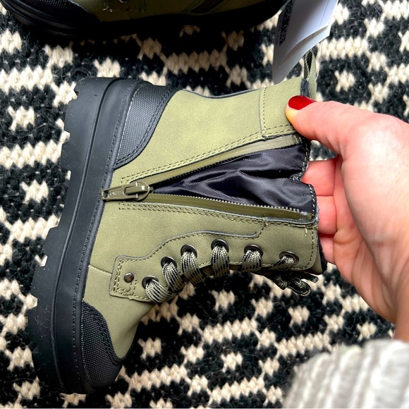 SOLD——-Waterproof khaki boots size 1 - Picture 6 of 6